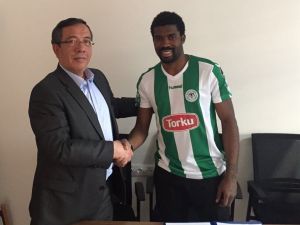 Torku Konyaspor'da Mbamba'nın sözleşmesi uzatıldı