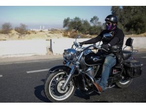 Mısırlı motosiklet tutkunlarından yetimlere destek