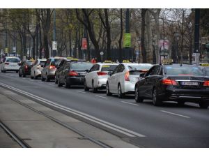 Avusturya’da taksicilerden "Uber" protestosu