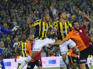Galatasaray - Fenerbahçe derbisi saat kaçta