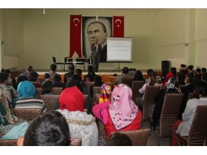 Hafik'te "1000 Yıllık Serüven Osmanlı Türkçesi" semineri