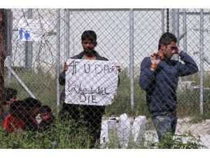 Midilli'deki göçmen kampında protesto sürüyor