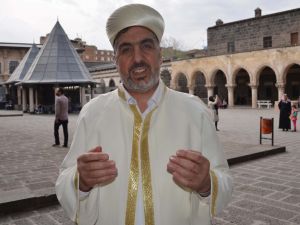 Diyarbakır Ulu Camide Regaip Kandili programı düzenlendi
