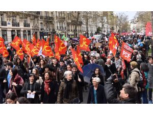 Fransa'da çalışma yasası tasarısı ülke genelinde protesto edildi