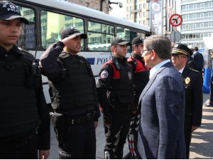 Davutoğlu, polislerin bayramı kutladı