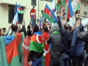 Azerbaycanlılar PKK sempatizanlarının saldırısını böyle püskürttü