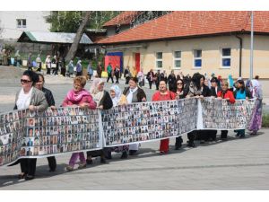 Bosna Hersek'te "Srebrenitsa" yürüyüşü