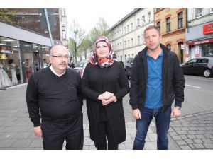 Köln'de PKK yandaşlarına tepki