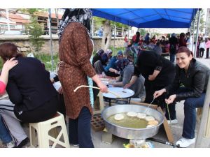 Seydişehir'de öğrencilere üç aylar pişisi dağıtıldı