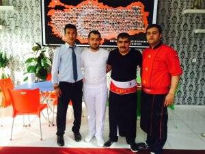 Köfteci Gocareis ekibi tam kadro