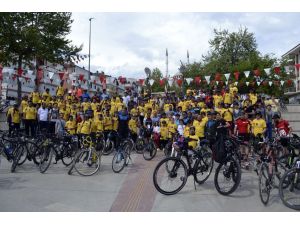Bisikletçilerden "Trafikte Biz de Varız" etkinliği