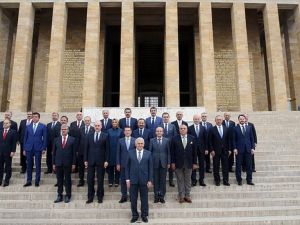 65. Hükümet üyeleri Anıtkabir'i ziyaret etti
