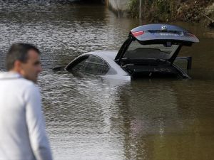Fransa'da şiddetli yağış nedeniyle turuncu alarm