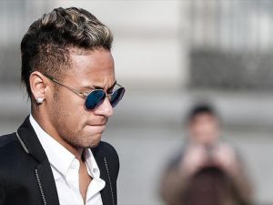 Neymar'dan özür