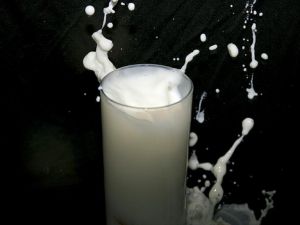 Sağlıklı andropoz için günde en az 2 bardak süt