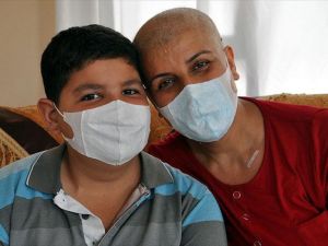 Ana-oğul kanserle mücadele ediyor