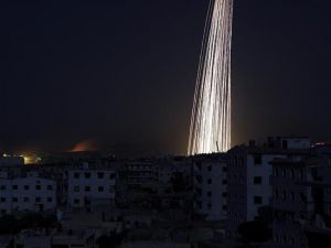 Rus uçakları Halep'i fosfor bombasıyla vurdu