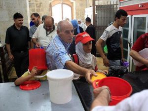 Hürrem Sultan aşevi Kudüs'teki yoksulları doyuruyor