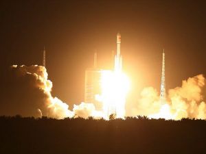 Çin'den uzaya 'Uzun Yürüyüş -7' roketi