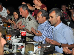 Akşehir'de şehit ve gazi ailelerine iftar yemeği