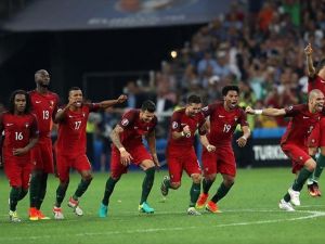 EURO 2016'da yarı finale yükselen ilk takım Portekiz oldu