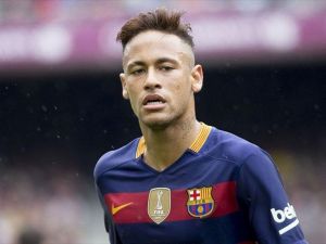 Neymar Barcelona ile "devam" dedi