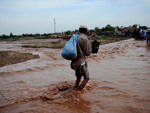 Pakistan'da muson yağmurları 30 can aldı