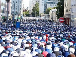 İslam dünyası Ramazan Bayramı'nı kutluyor