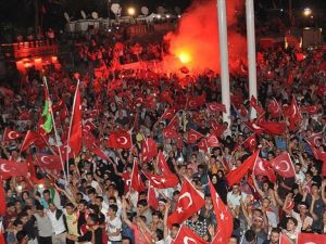 Vatandaşlar Taksim Meydanı'nda