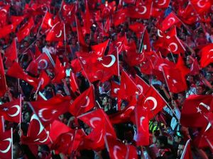 Türk Bayrağına Talep Arttı, Kumaş Yetişmiyor