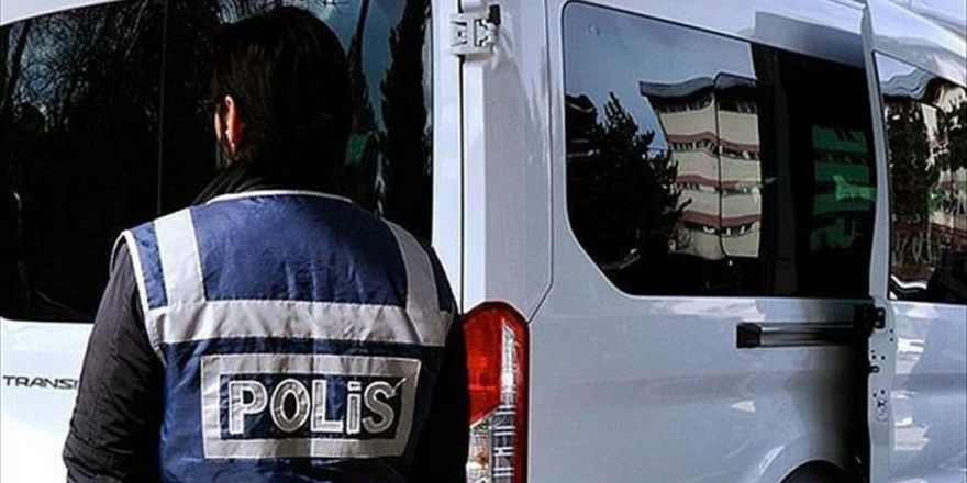 İzmir'de 'Darbeci Askere Direnmeyin' Diyen Başkomiser Tutuklandı