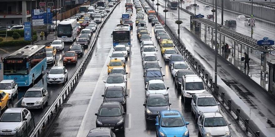 Trafik Sigortasında Prim Düşüşü Sürüyor