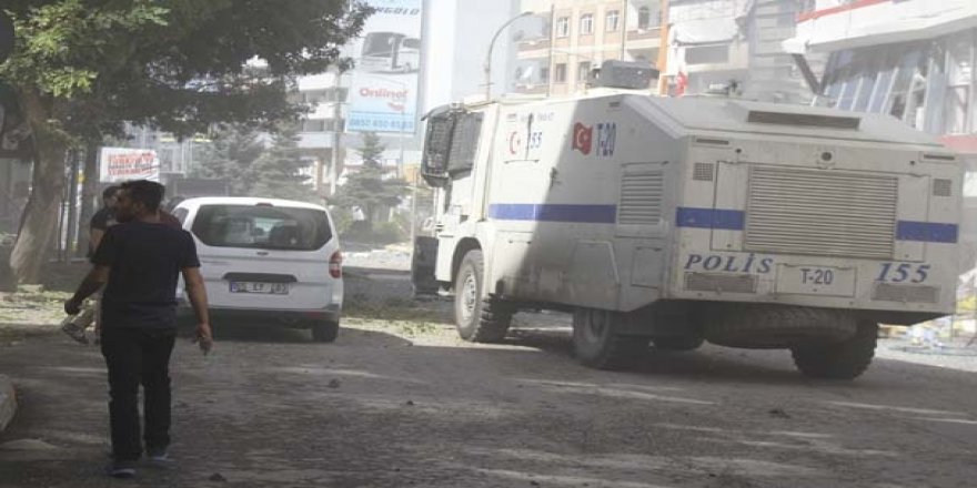Van'da bombalı araçla saldırı