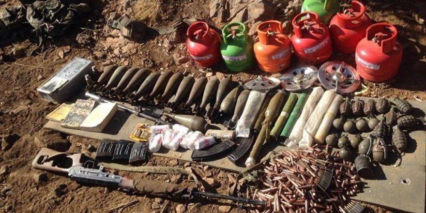 Şemdinli'de Çok Sayıda Silah Ve Mühimmat Ele Geçirildi