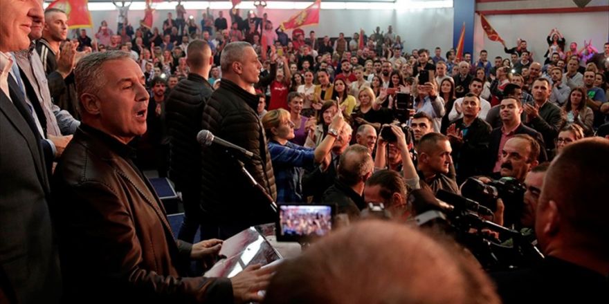 Karadağ'da Seçimin Galibi Başbakan Djukanovic'in Partisi Dps Oldu