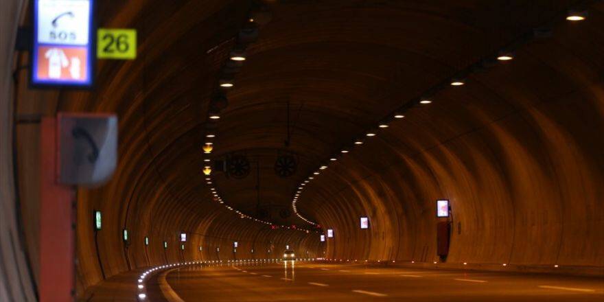 Dağı Delip 'Türkiye'nin En Uzun Otoyol Tüneli'ni İnşa Ettiler