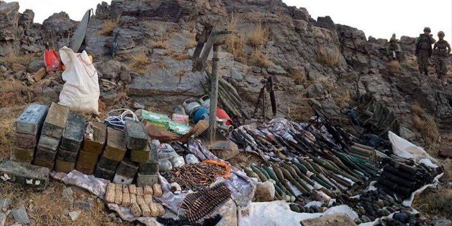 Dilekli Hisar Dağı'nda Teröristlerin 'Cephaneliği' Bulundu
