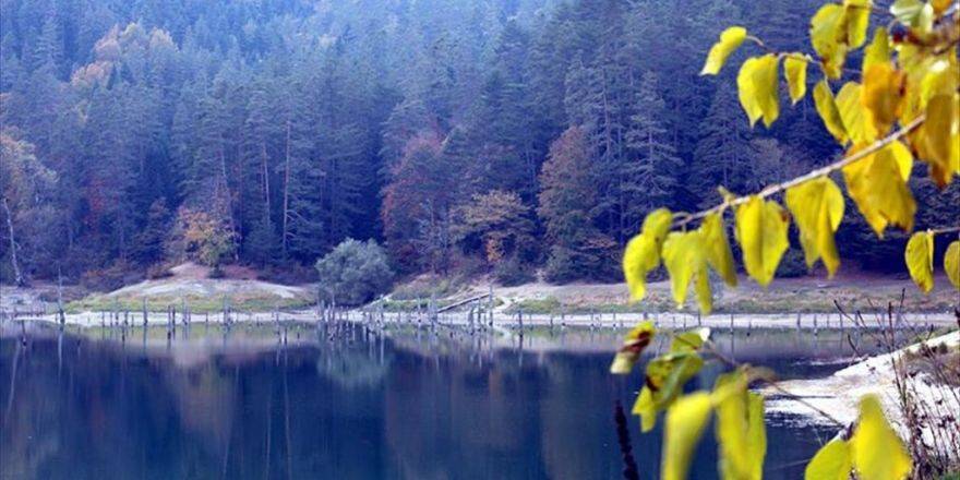 Sülüklü Göl'de Sonbahar Güzelliği