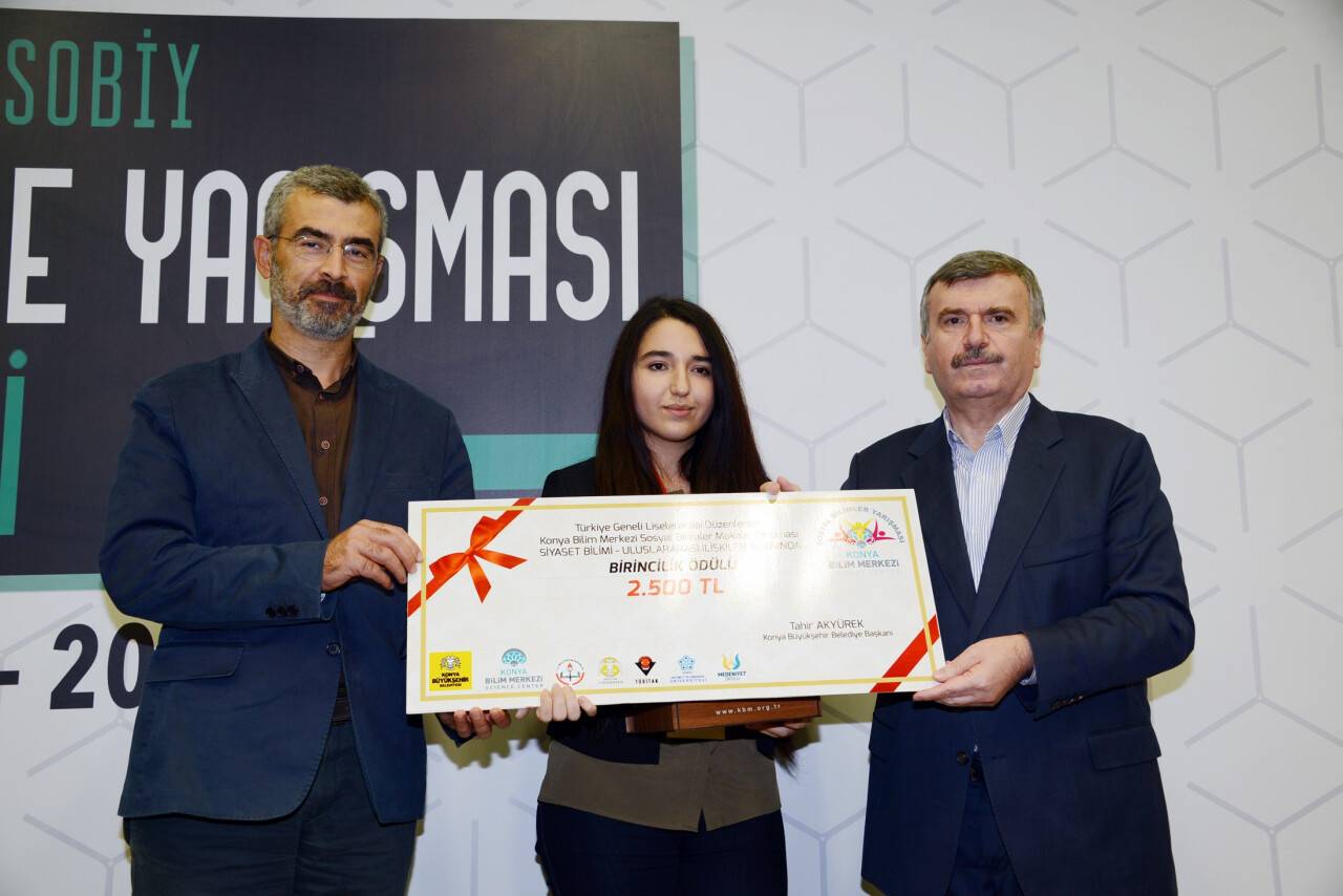 "GELECEĞİN BEYİNLERİ" ÖDÜLLENDİRİLDİ