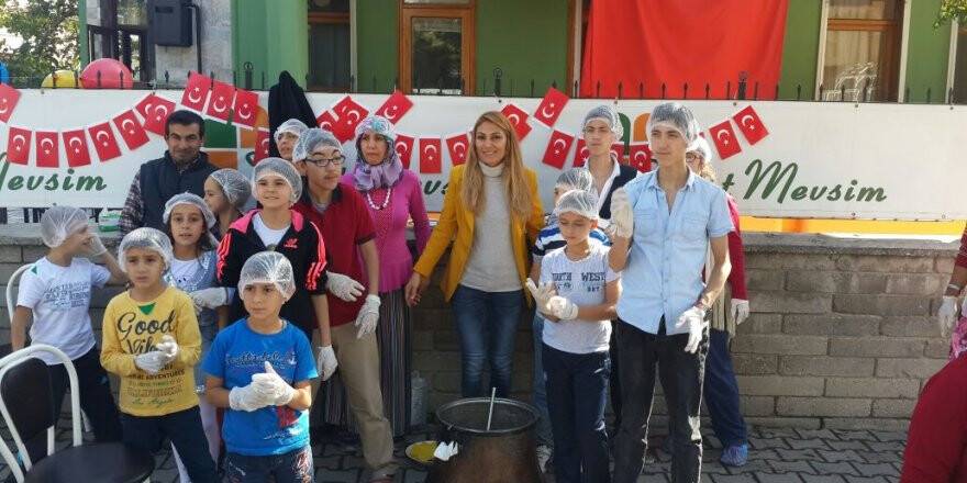 Özel  Dört Mevsim Eğitimden özel aşure