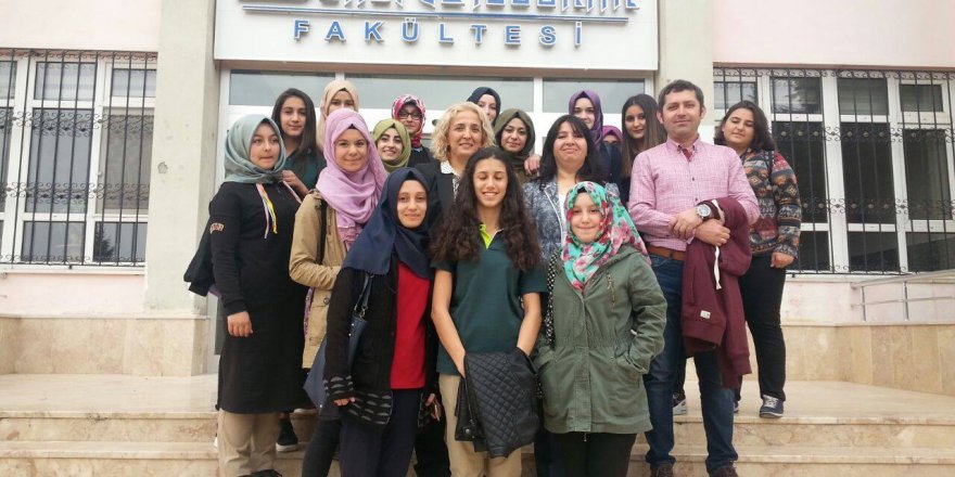 Muzaffer Acar Hoca öğrencileri ile,Öztekinler Sanat ve Tasarım Fakültesi'nde