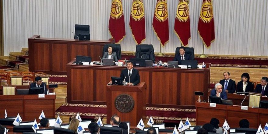 Kırgızistan'da Hükümet İstifa Etti