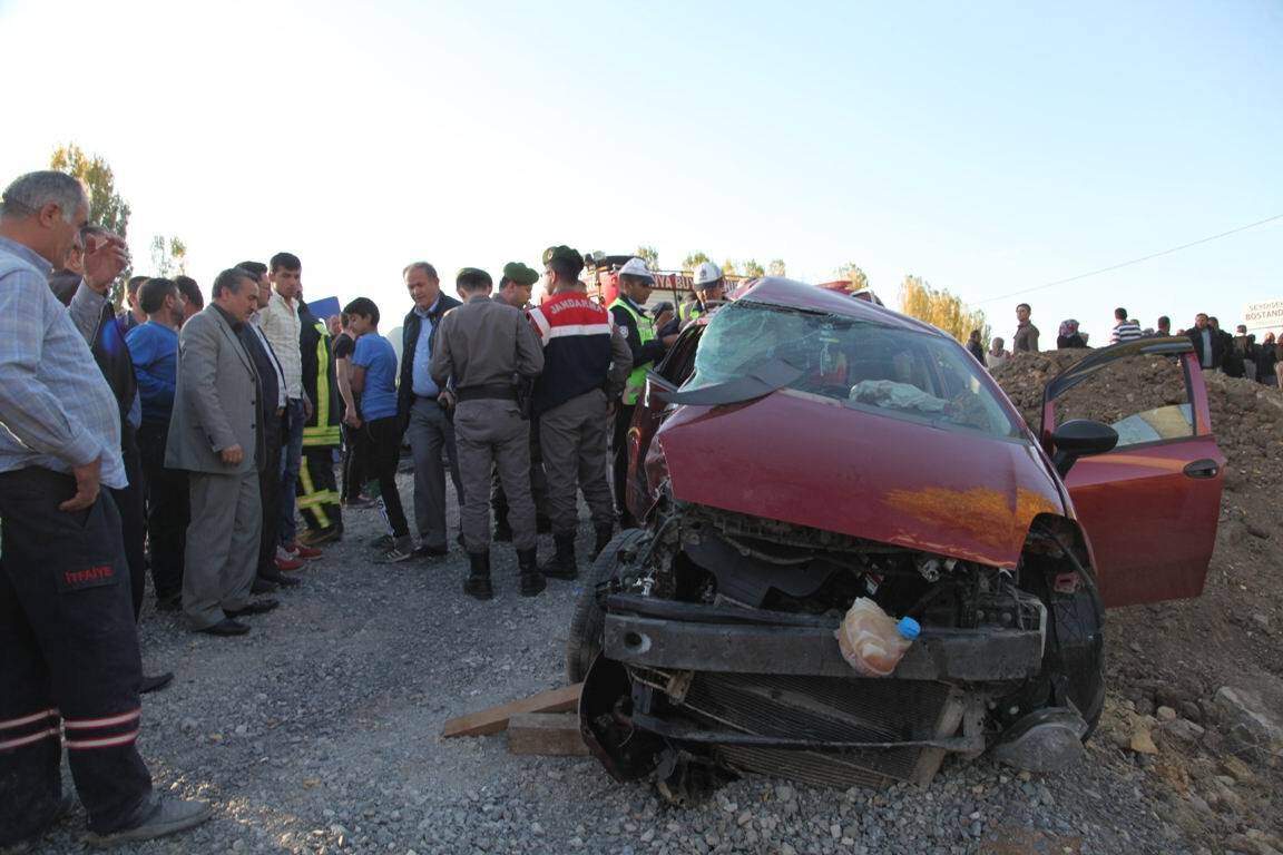 Yeğenine kitap almaya giderken kazada öldü