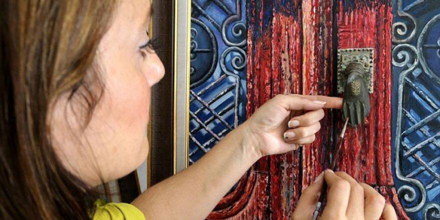 Attığı Fırça Darbesiyle Hayatı Renklendi