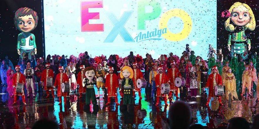 Türkiye Expo Bayrağını Çin'e Devretti