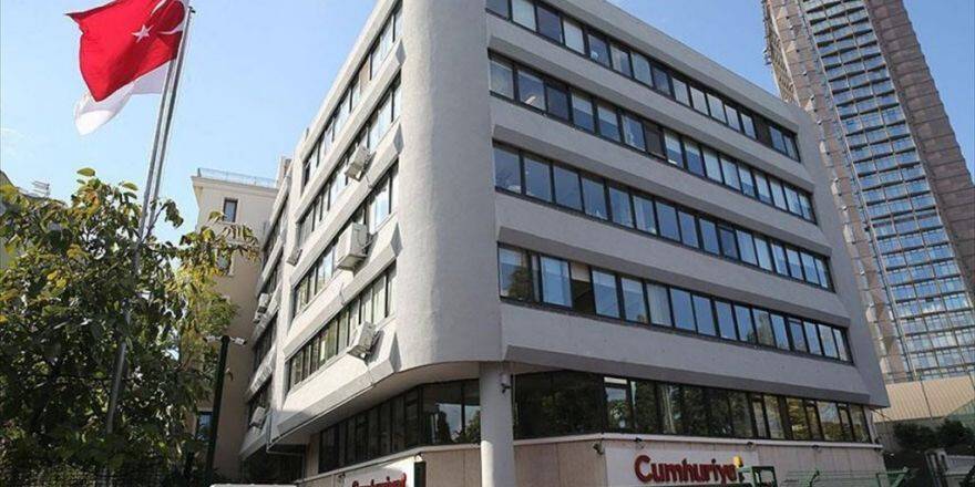 Cumhuriyet Gazetesi Soruşturmasında 9 Kişi Tutuklandı
