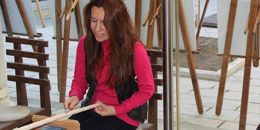 "Devrek Bastonu"nun Kadın Ustası Yeni Zanaatçiler Yetiştiyor