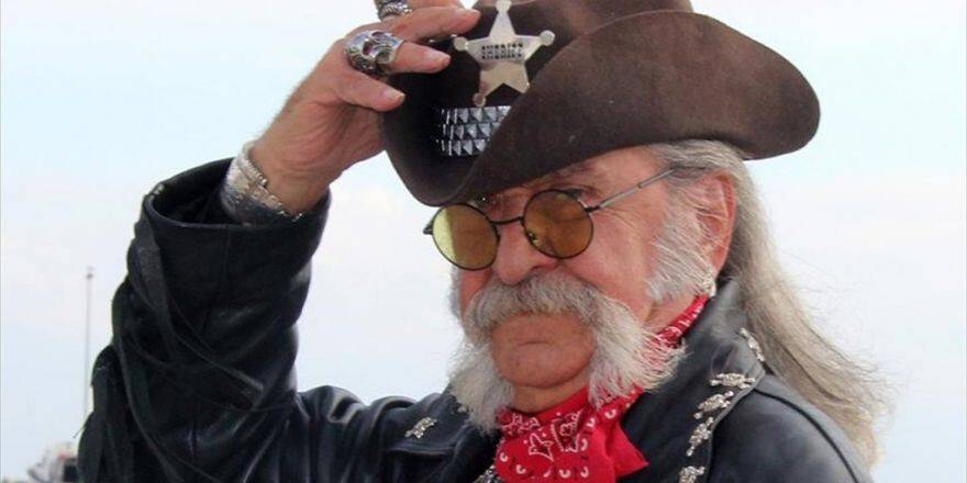 İstanbul'da 59 Yıldır "Kovboy Gibi" Yaşıyor