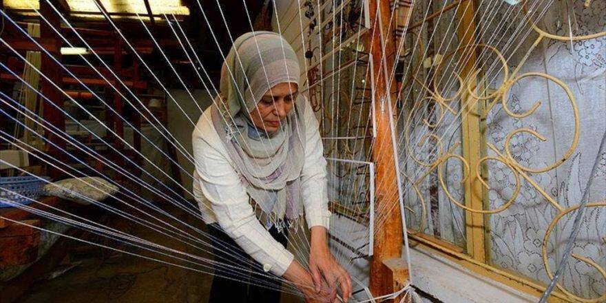 300 Yıllık Tezgahlarda Dokumacılığı Yaşatıyorlar