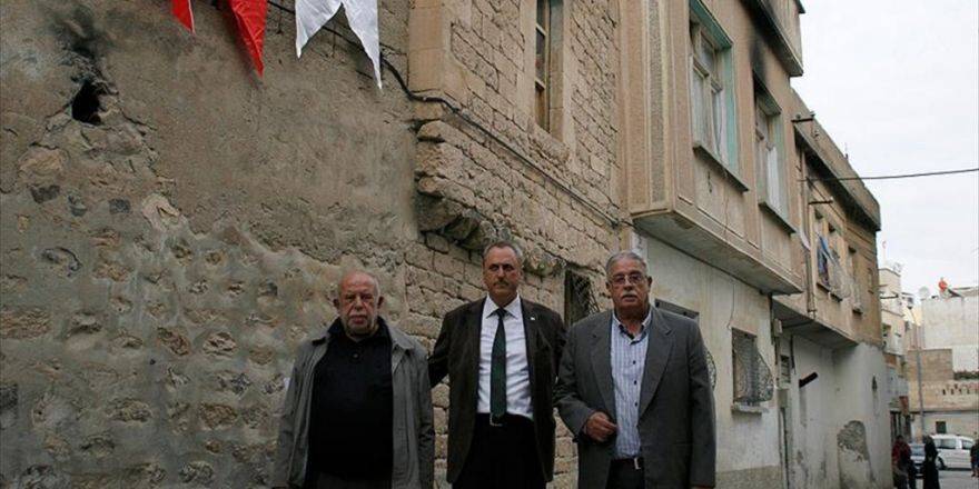 250 Yıllık Evlerini Türk Kızılayına Bağışladılar